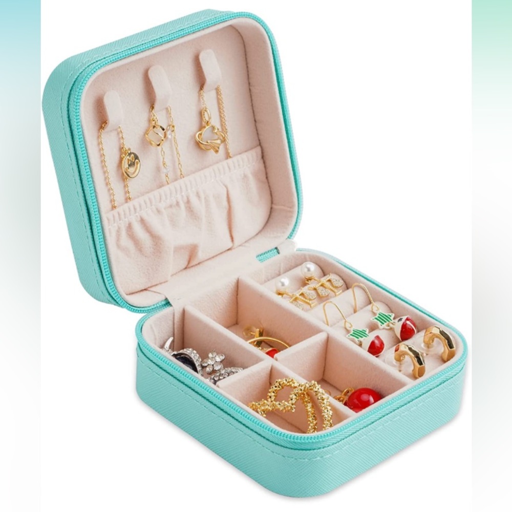 ๐ Teal Blue Jewelry Travel Box ๐ - Picture 2 of 5